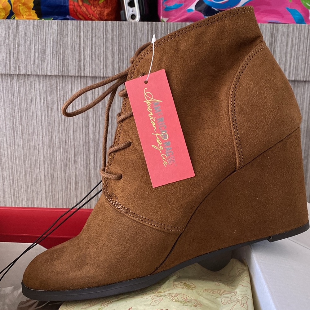 Brand New with Tags American Rag Baylie Chestnut Zip Up Bootie- size 10m